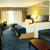 Holiday Inn Express Hotel & Suites Delafield 