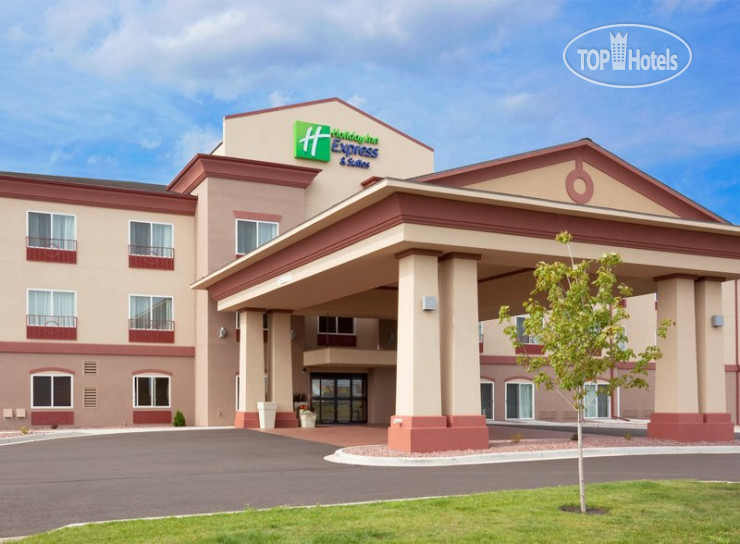 Фотографии отеля  Holiday Inn Express Hotel & Suites Antigo 2*