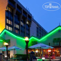 Radisson Hotel Milwaukee West 