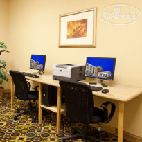 Holiday Inn Express Hotel & Suites Detroit - Utica 