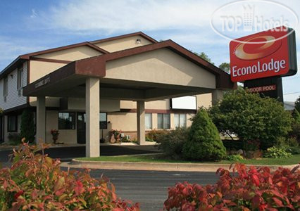 Фотографии отеля  Econo Lodge Traverse City 2*