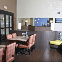 Holiday Inn Express Hotel & Suites Roseville 2*