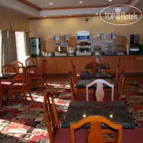 Holiday Inn Express Hotel & Suites Fenton 