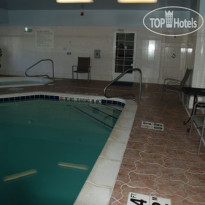 Holiday Inn Express Hotel & Suites Fenton 