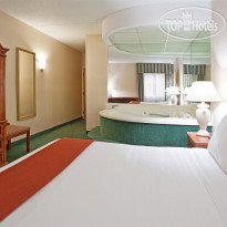 Holiday Inn Express Detroit-Warren (Gm Tech Ctr) 