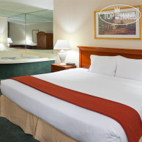 Holiday Inn Express Detroit-Warren (Gm Tech Ctr) 