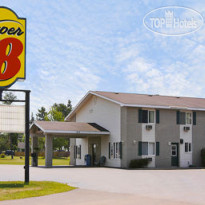 Super 8 Iron Mountain 