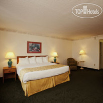 Baymont Inn & Suites Mackinaw City 