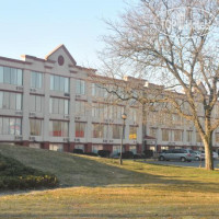 Ramada Lancaster 2*