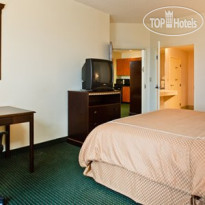 Comfort Suites Denver International Airport Просторный люкс с рабочей зоно