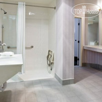 Comfort Suites Denver International Airport Роскошная ванная комната
