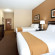 Holiday Inn Express Hotel & Suites Lamar 