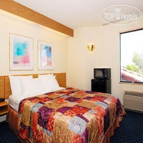 Econo Lodge Denver International Airport 