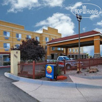 Econo Lodge Inn & Suites Albuquerque Airport 2*