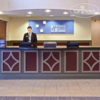 Holiday Inn Express Hotel & Suites Indianapolis - East Ресепшн