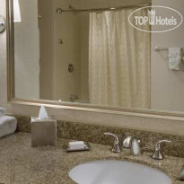 Hilton Indianapolis Hotel & Suites 