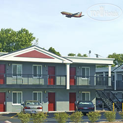 Фотографии отеля  Carlton Inn Midway 2*