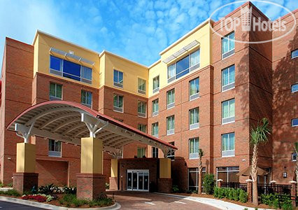 Фотографии отеля  Comfort Suites West of the Ashley 2*