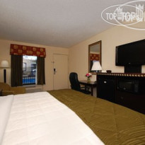 Clarion Inn & Suites Haywood Mall Area 