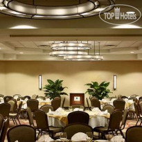 DoubleTree by Hilton Hotel & Suites Charleston Airport  