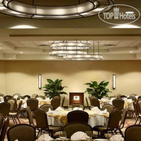 DoubleTree by Hilton Hotel & Suites Charleston Airport 