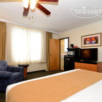 Best Western Plus St. Charles Inn 