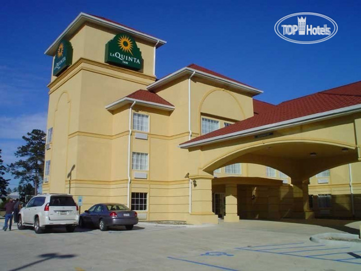 Фотографии отеля  La Quinta Inn & Suites   Walker Denham Springs Area 3*