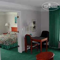 La Quinta Inn and Suites Atlanta Paces Ferry 