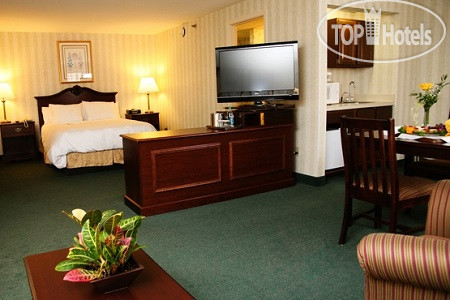 Фотографии отеля  Radisson Hotel & Suites Chelmsford-Lowell 3*