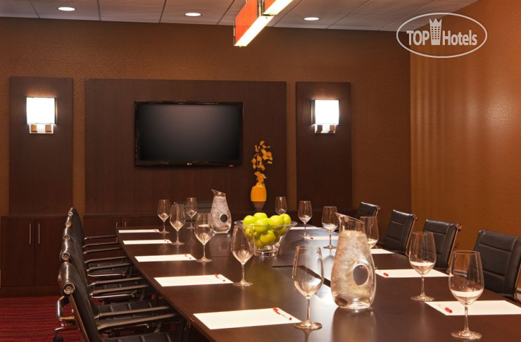 Новые добавленные фото туристов Crowne Plaza Boston-Newton 3*