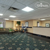 Baymont Inn and Suites Houston- Sam Houston Parkway лобби