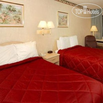 Rodeway Inn & Suites Hwy 290 NW номер с 2 двуспальными кроватя