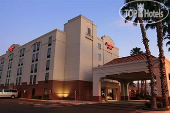 Фотографии отеля  Hampton Inn Laredo 2*