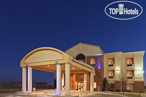 Holiday Inn Express Hotel & Suites Plainview