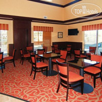 Comfort Suites Palestine 