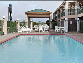 Фотографии отеля  Days Inn San Antonio Northwest / Fiesta Park 2*