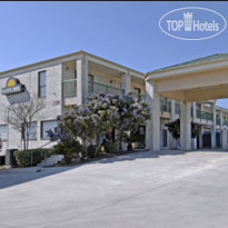 Days Inn San Antonio Northwest / Fiesta Park 