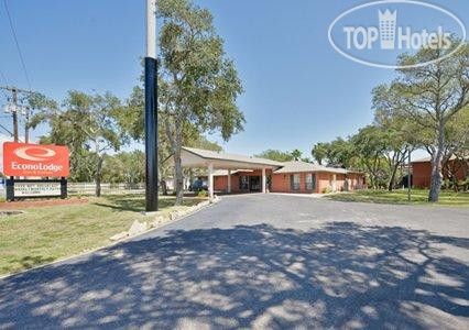 Фотографии отельера Econo Lodge Inn & Suites Fulton Rockport 2*