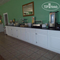 Super 8 Longview/North  