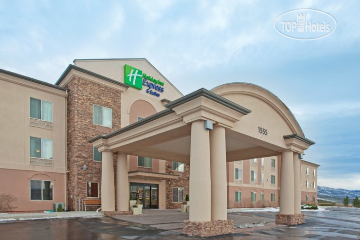 Фотографии отеля  Holiday Inn Express Hotel & Suites Cedar City 2*