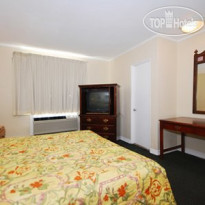Rodeway Inn By the Bay 