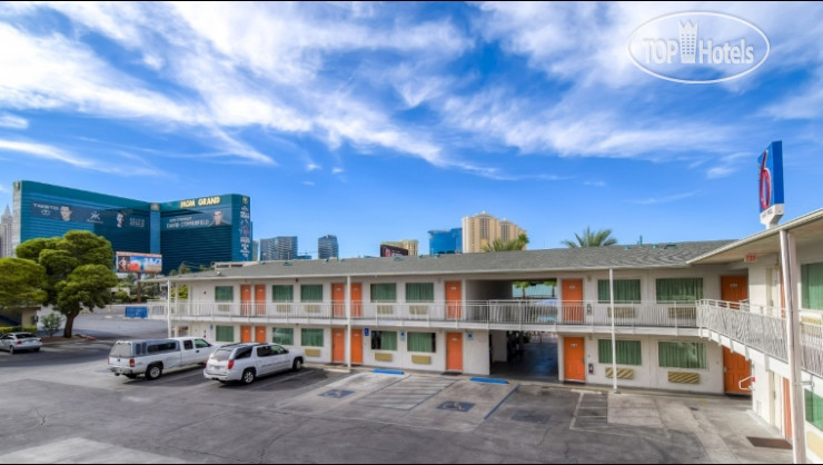 Фотографии отеля  Motel 6 Las Vegas Tropicana 2*