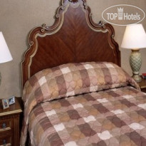 Cliffs at Peace Canyon 