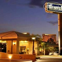 Travelodge Ambassador Strip Inn 2*