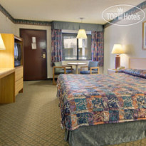 Super 8 Commerce / LA Area 