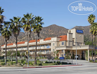 Фотографии отеля  Travelodge Sylmar 2*