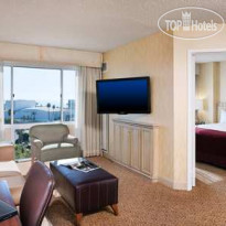 DoubleTree Suites by Hilton Santa Monica 