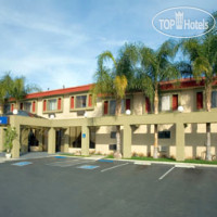 Howard Johnson by Wyndham Reseda Hotel & Suites 3*