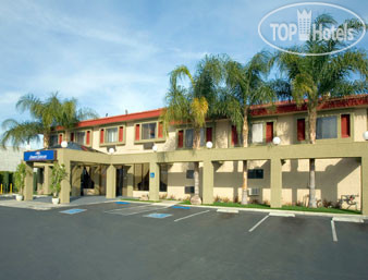 Фотографии отеля  Howard Johnson by Wyndham Reseda Hotel & Suites 3*