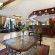 Howard Johnson by Wyndham Reseda Hotel & Suites 